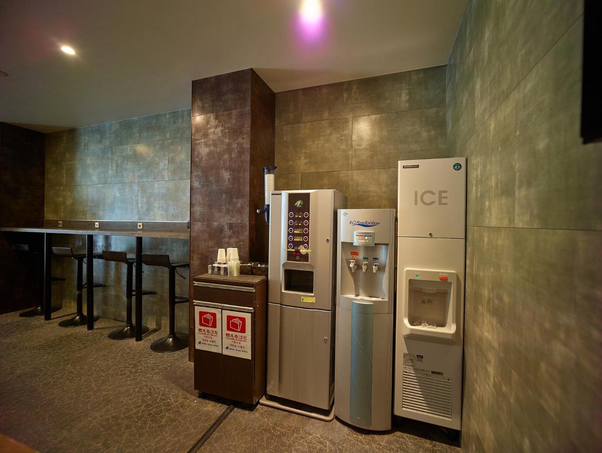 Hotel Sunplaza 2 Annex Osaka Bagian luar foto