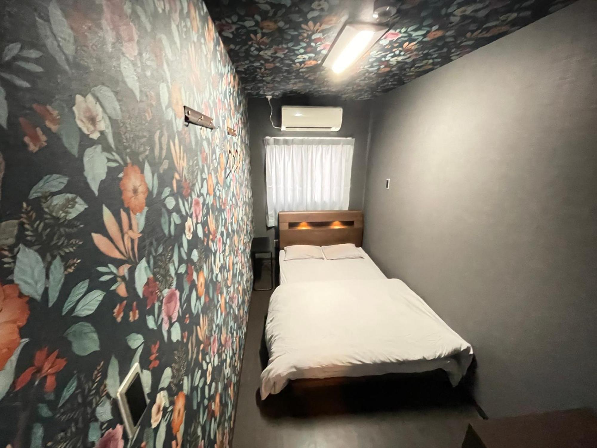 Hotel Sunplaza 2 Annex Osaka Bagian luar foto