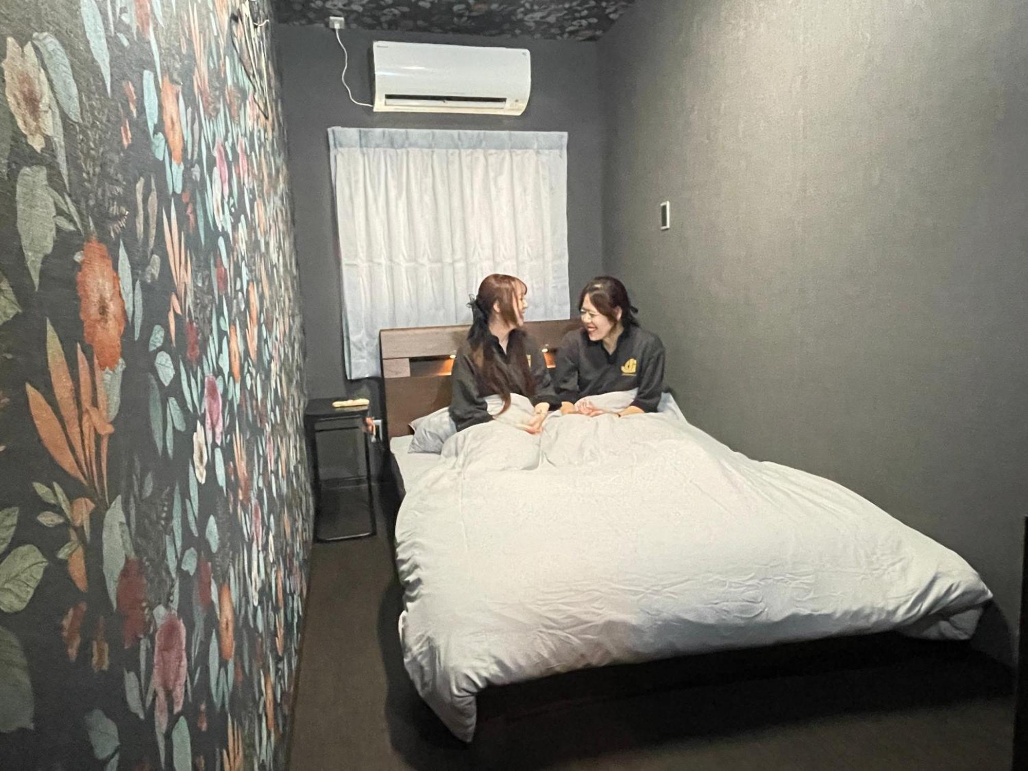 Hotel Sunplaza 2 Annex Osaka Bagian luar foto